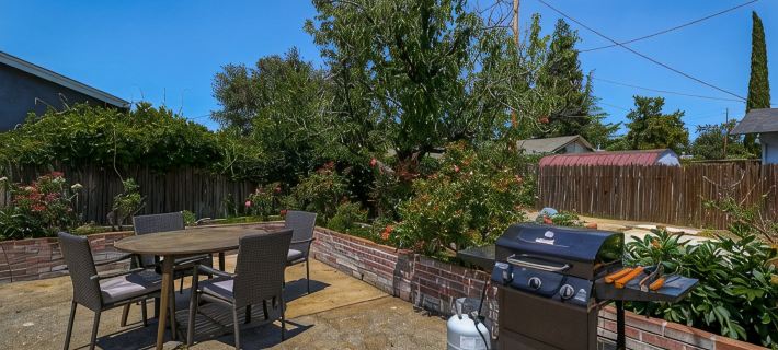 Carpenter Lane Hotels in Redding