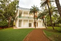 The Garden Bungalow - parking