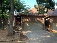 Wooded Area Near Uco & Hospitals with Neighborhood Pool. - 4-Star