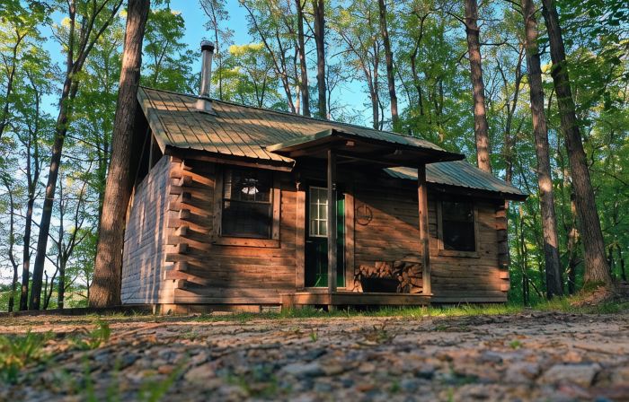 Couples Getaway Near Hot Springs-Jacuzzi and Hot Tub Overlooking Mountains!