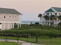 Pet Friendly Cottage - Gulf Views - 5 Min walk to Beach loop Hotels near West End