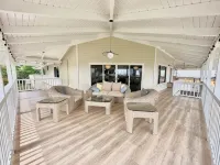 Modern Ocean View · Kings · Spacious · Porch · ACs - Villas