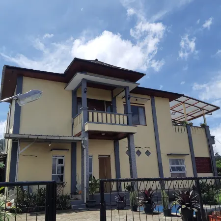 Villa Tangkuban Foothills Lembang - 5 Bedrooms - Private