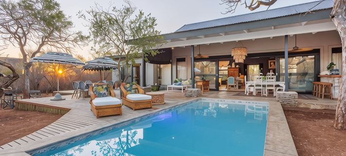Safari Moon Luxury Bush Lodge Hotels in Mopani