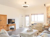 Modern mountain condo on Northstar Mountain licence # STRU 2025-16819 - 3-Star