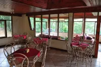 Pousada e Spa Vrindávana - parking