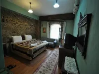 Otel Yorgo Seferis - Evcil Hayvan Kabul Edilen Alan