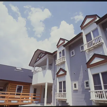 Petit Hotel C'Est Bon