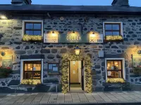 The Golden Fleece Inn Hotels in Penrhyndeudraeth
