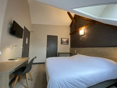 Logis - Hôtel & Restaurant Saint Nicolas 뜨히-샤또 호텔