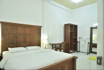 Hotel Family Nur Hotels in Sumenep