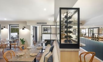 Killara Hotel & Suites