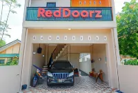 RedDoorz Syariah Near Stasiun Gumilir Cilacap Hotels in Kebonmanis