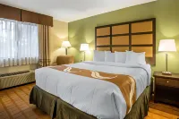 Quality Inn & Suites Marinette Hotels in Marinette