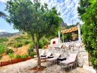 Studio Quiet and Peaceful and Very Relaxing with Kitchen, Shared Pool and AC  호텔