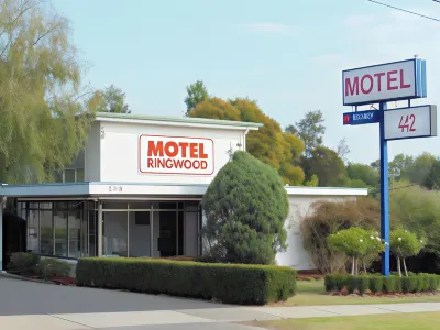 Motel Ringwood Hotel dekat Chiraag Indian & Nepalese Restaurant