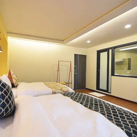 21 Jiaoxi Hot Spring Hotel
