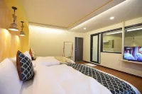 21 Jiaoxi Hot Spring Hotel