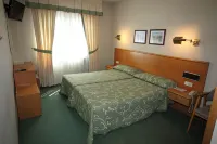 Hotel Ramos Hotels in Lalin