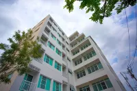 Des Res Hotel and Residence Hoteles en Samut Prakan