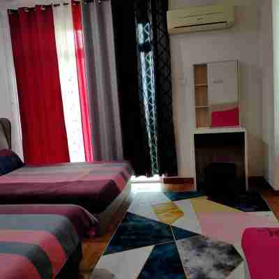 Shamrock Beach Villa Penang No13 Sleeps 18 Rooms