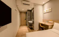 Yellow Bee Tanah Abang Hotels in Central Jakarta