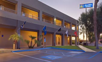 Best Western Yuma Mall Hotel  Suites