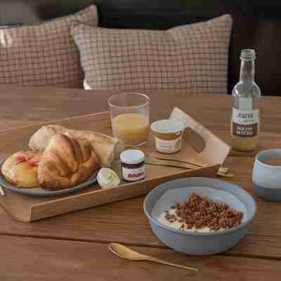 La Peniche - Bed and Bicycle - Vienne Dining/Meeting Rooms
