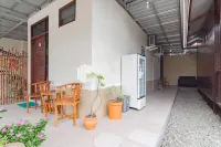 Langkar Guest House Syariah Mitra RedDoorz Hotels in South Sempaja