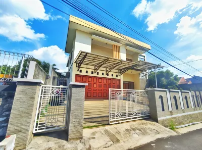 Homestay Parikesit Rent Full House Các khách sạn ở Gunung Pati