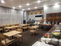 Hotel Tokuyama Hills Heiwadoriten Hotel a Shūnan