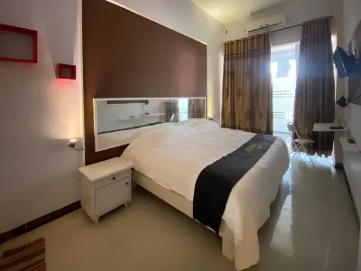 RedDoorz Near Bukit Ragas Hotel d'Ayanna Pati Hotel dekat GITJ Margorejo