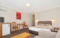 Mandurah Motel and Apartments فنادق في Dawesville