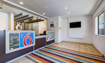 Motel 6 Kirkland, WA - North Kirkland
