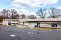 Motel 6 New Brunswick, NJ Hotels near JNJ - Johnson Hall
