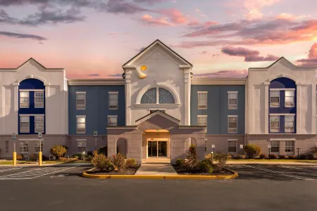 Comfort Suites East Brunswick - South River