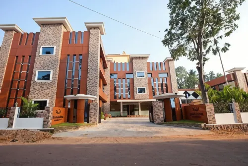 Sreelakshmi Residency Hotels in Kayamkulam