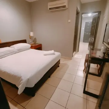 One World Lodging