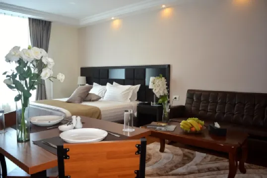 Tilal Almadina Hotel & Suites