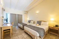Siesta Hotel فنادق في Lance aux Epines