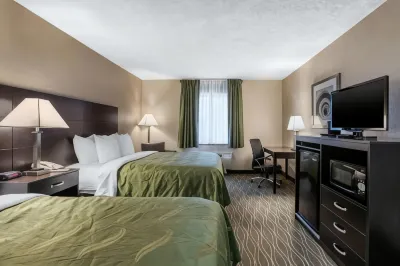 Quality Inn & Suites des Moines - Merle Hay Road Hôtels à : Urbandale