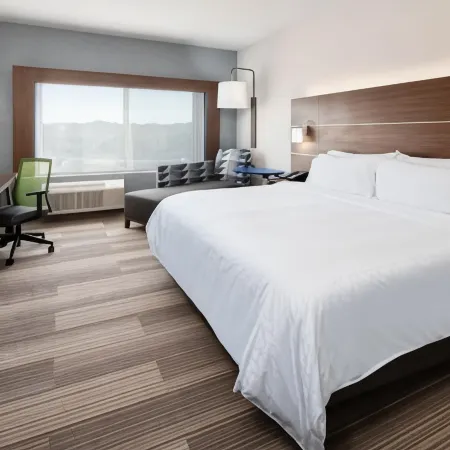 Holiday Inn Express & Suites MURRIETA - TEMECULA by IHG