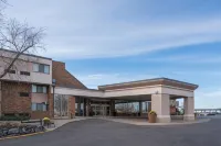 Holiday Inn & Suites ST. Cloud