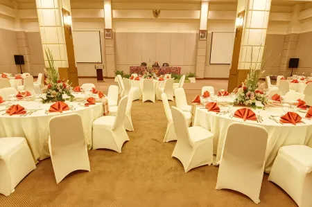 Hotel Luwansa Palangkaraya Отели в г. Menteng