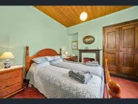 Sorell Barracks Hotels in Carlton