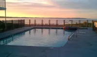 Cherry Tree Inn & Suites - Pool
