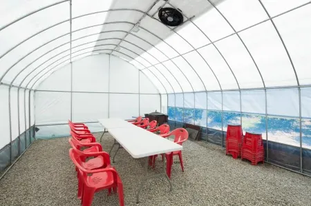 Anseong Songjiwon Pension Отели рядом с достопримечательностью «럭셔리 안성 M 글램핑카라반»