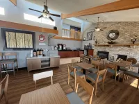 AmericInn by Wyndham Albert Lea - breakfast