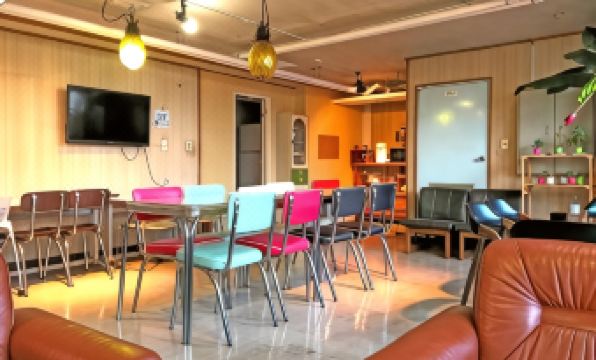 3. 클로버 하우스 ..