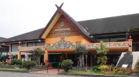 Bantal Guling Trans Hotels in Batununggal